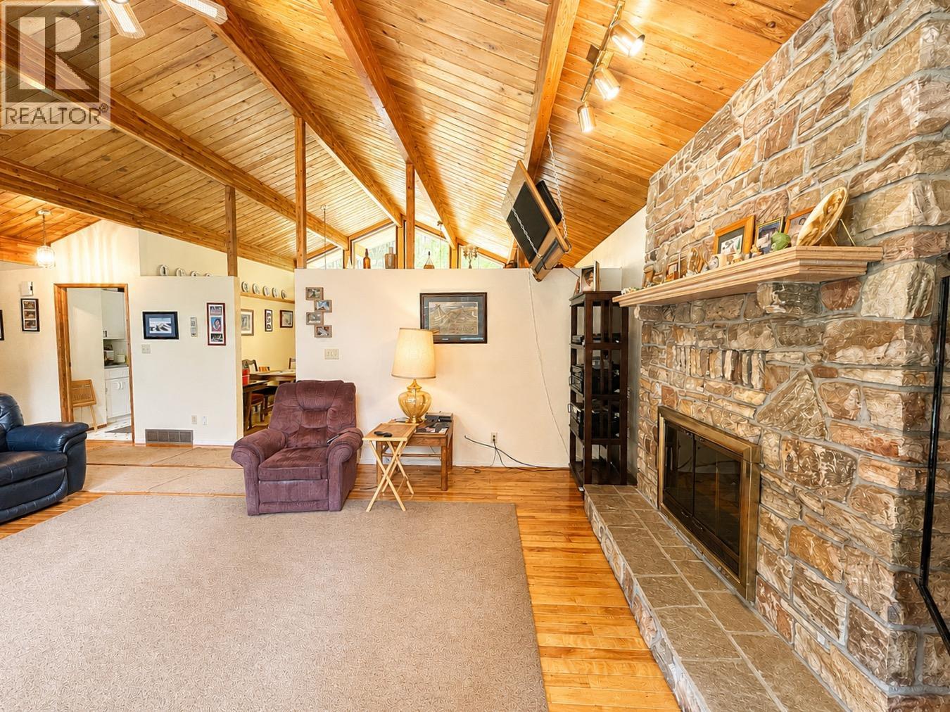 8254 Procter East Road, Procter, British Columbia  V1L 0B6 - Photo 11 - 10390125