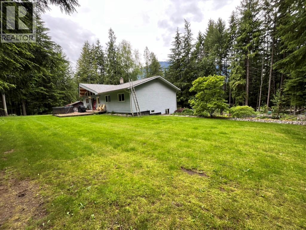 8254 Procter East Road, Procter, British Columbia  V1L 0B6 - Photo 21 - 10390125