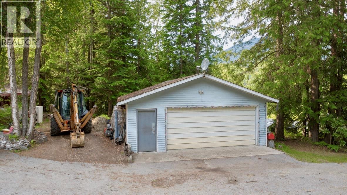 8254 Procter East Road, Procter, British Columbia  V1L 0B6 - Photo 26 - 10390125