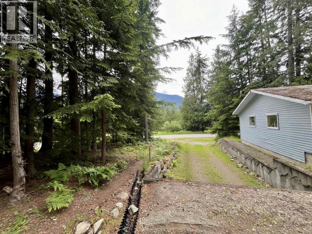 8254 Procter East Road, Procter, British Columbia  V1L 0B6 - Photo 27 - 10390125
