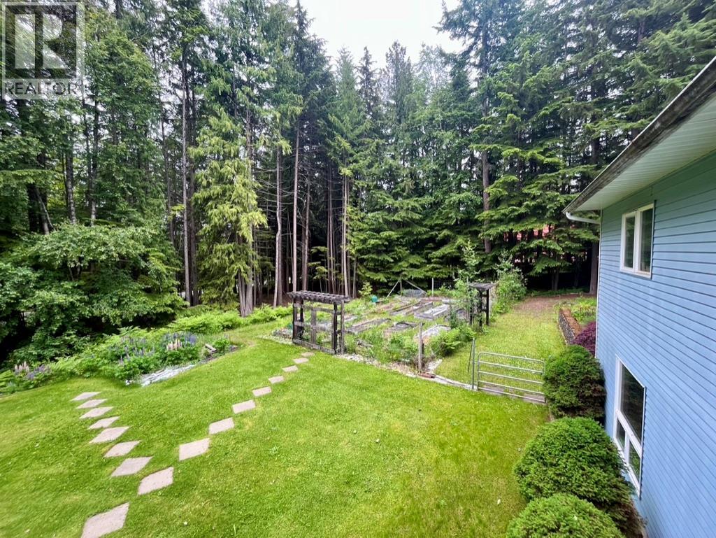 8254 Procter East Road, Procter, British Columbia  V1L 0B6 - Photo 3 - 10390125