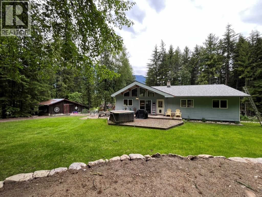 8254 Procter East Road, Procter, British Columbia  V1L 0B6 - Photo 5 - 10390125