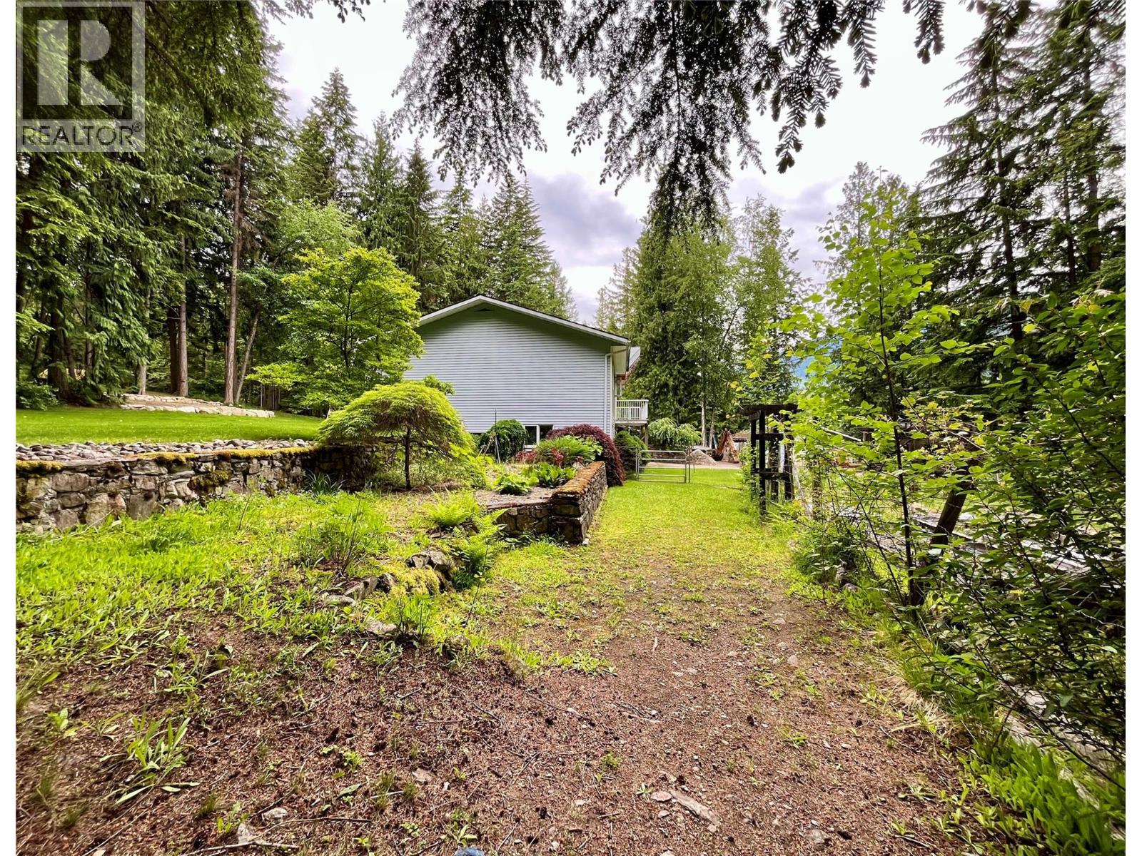8254 Procter East Road, Procter, British Columbia  V1L 0B6 - Photo 6 - 10390125