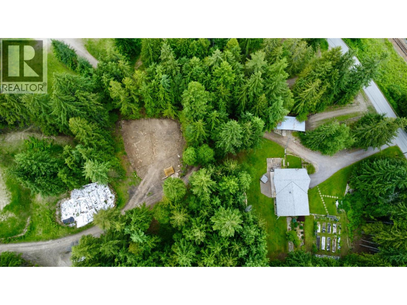 8254 Procter East Road, Procter, British Columbia  V1L 0B6 - Photo 7 - 10390125