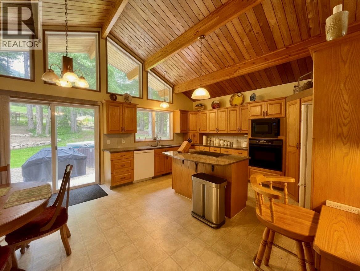 8254 Procter East Road, Procter, British Columbia  V1L 0B6 - Photo 8 - 10390125