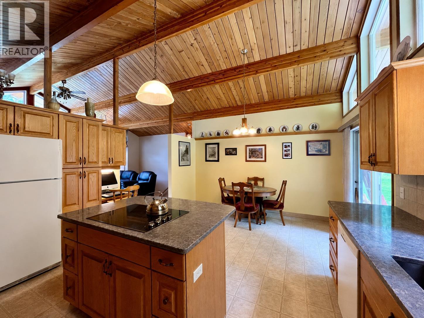 8254 Procter East Road, Procter, British Columbia  V1L 0B6 - Photo 9 - 10390125