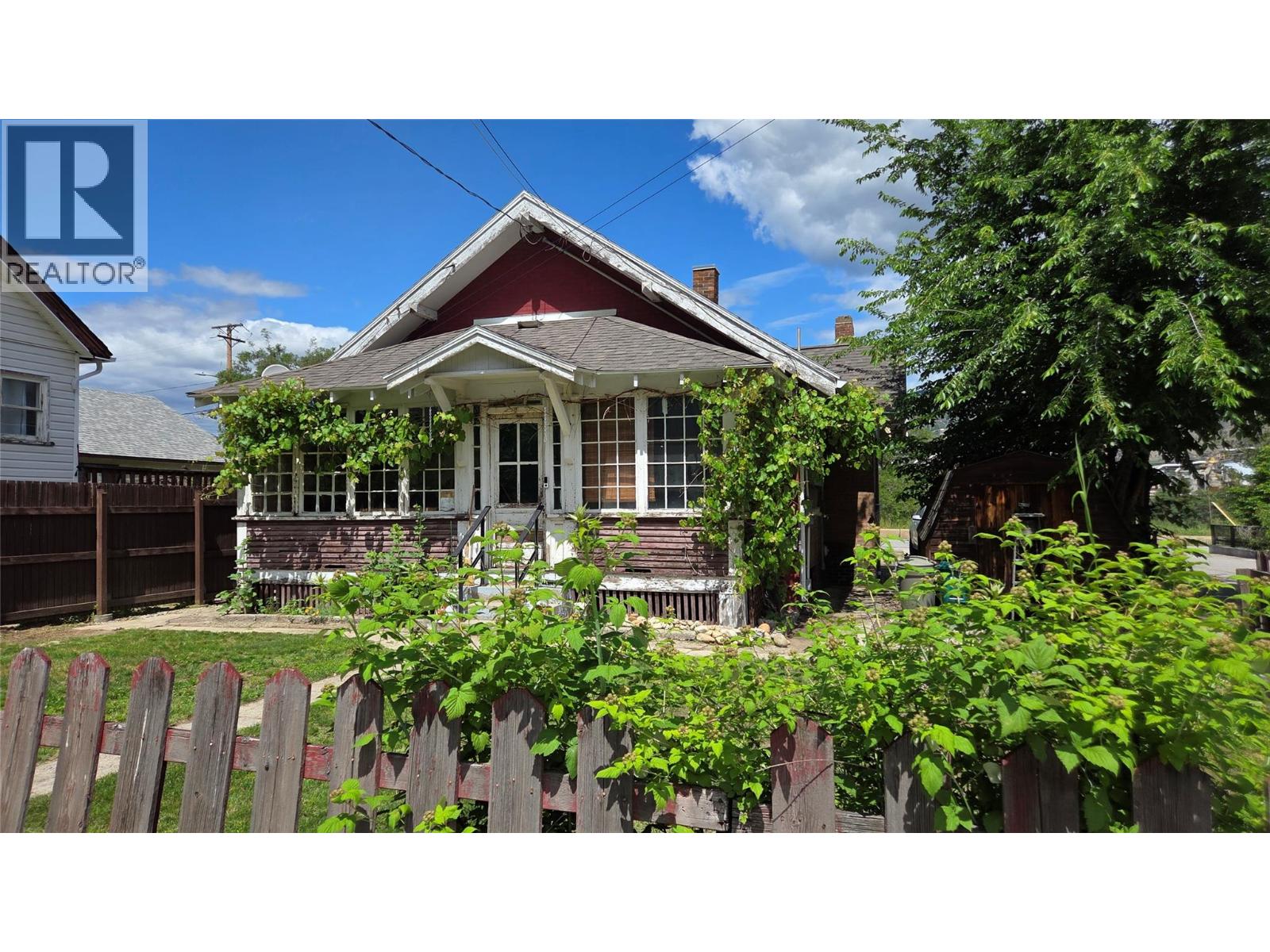 390 Binns Street, Trail, British Columbia  V1R 3L1 - Photo 11 - 10390111