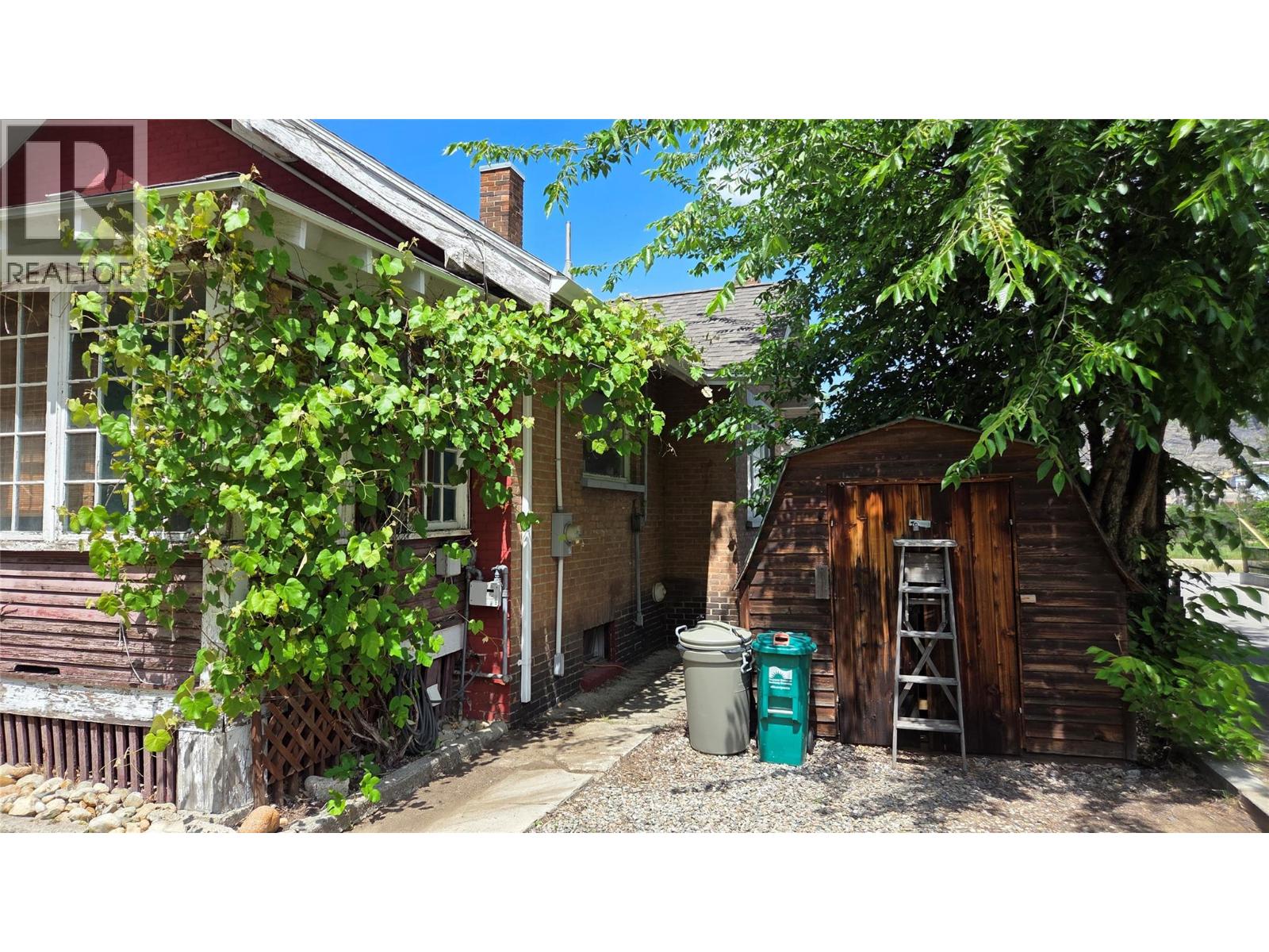 390 Binns Street, Trail, British Columbia  V1R 3L1 - Photo 15 - 10390111