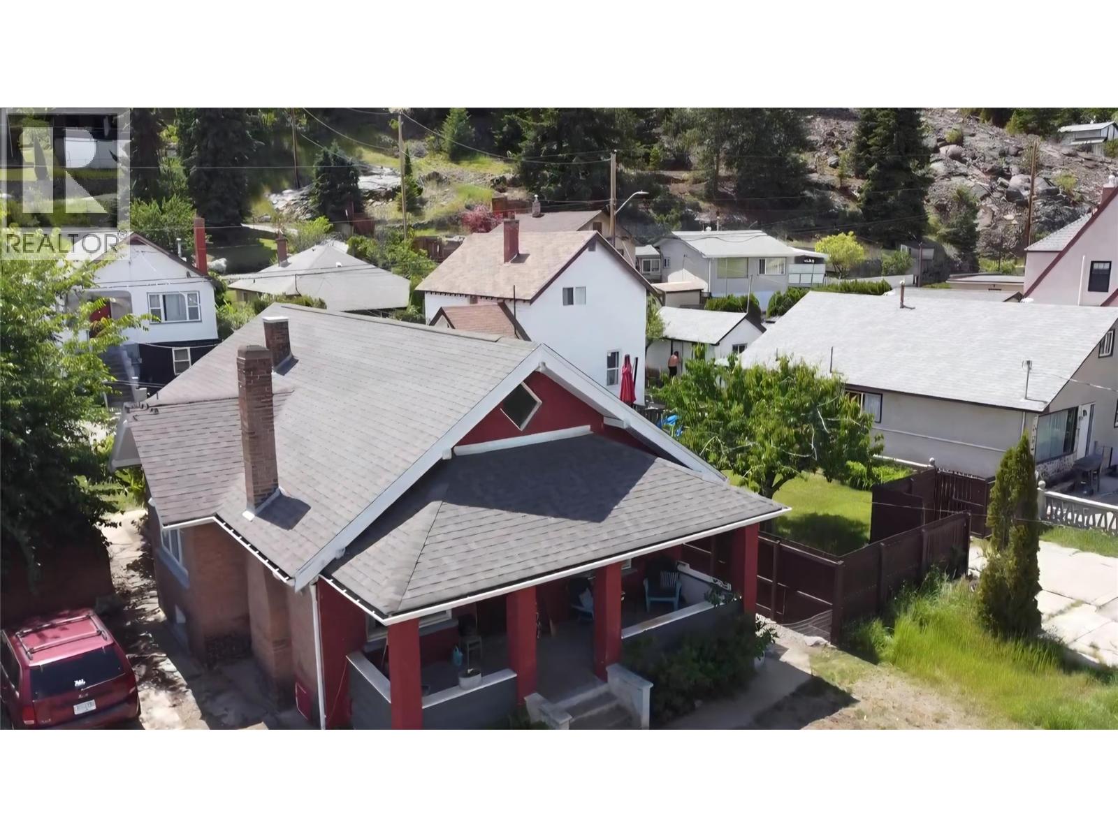 390 Binns Street, Trail, British Columbia  V1R 3L1 - Photo 3 - 10390111