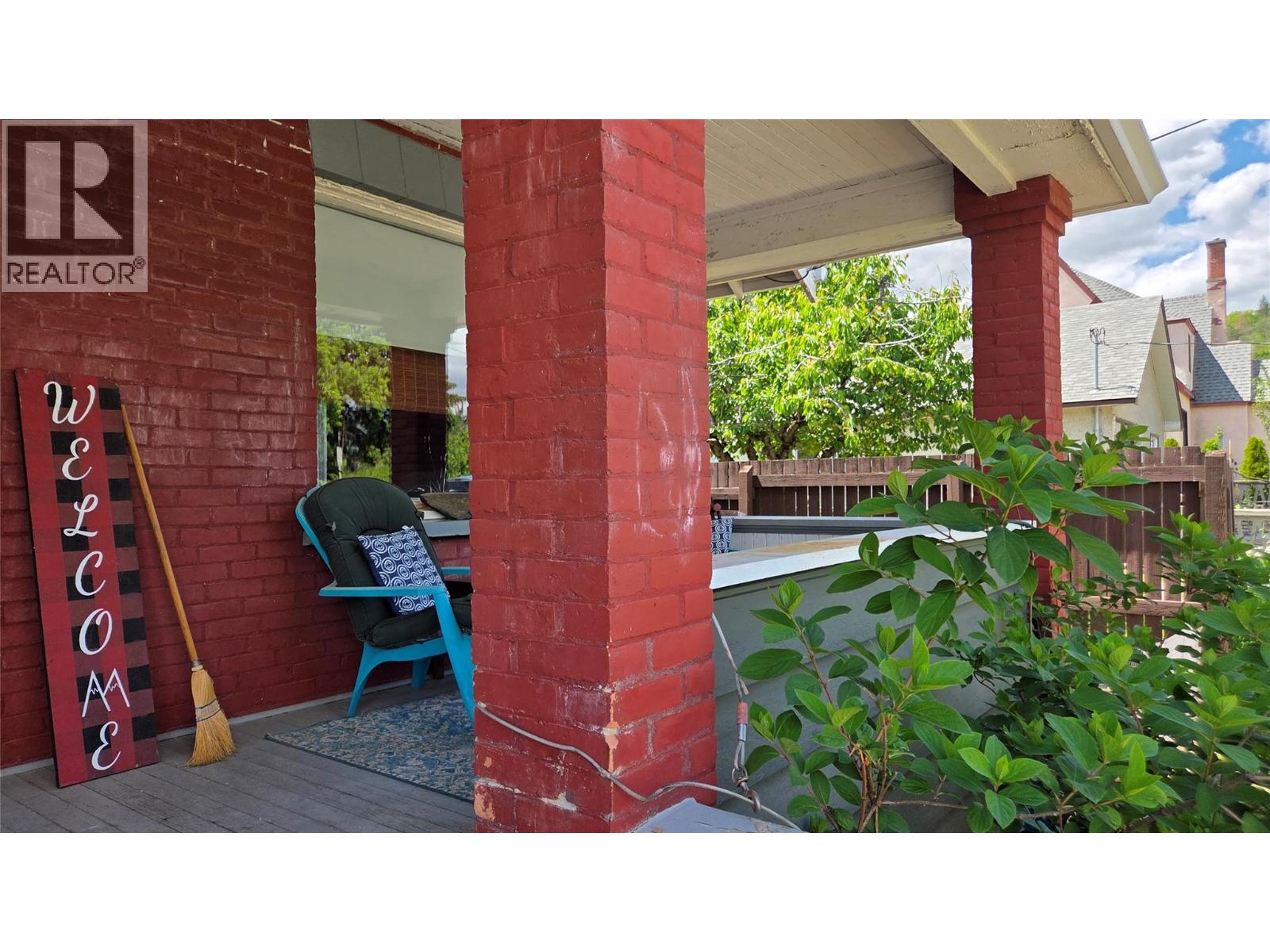 390 Binns Street, Trail, British Columbia  V1R 3L1 - Photo 8 - 10390111