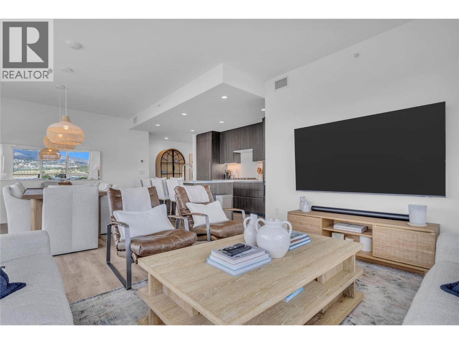 238 Leon Avenue Unit# 808, Kelowna, British Columbia  V1Y 0N6 - Photo 4 - 10390773