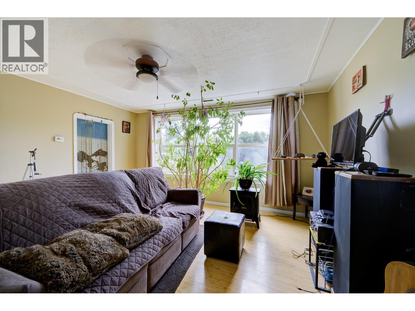 644 Brentwood Avenue, Kamloops, British Columbia  V2B 1P5 - Photo 3 - 10390967