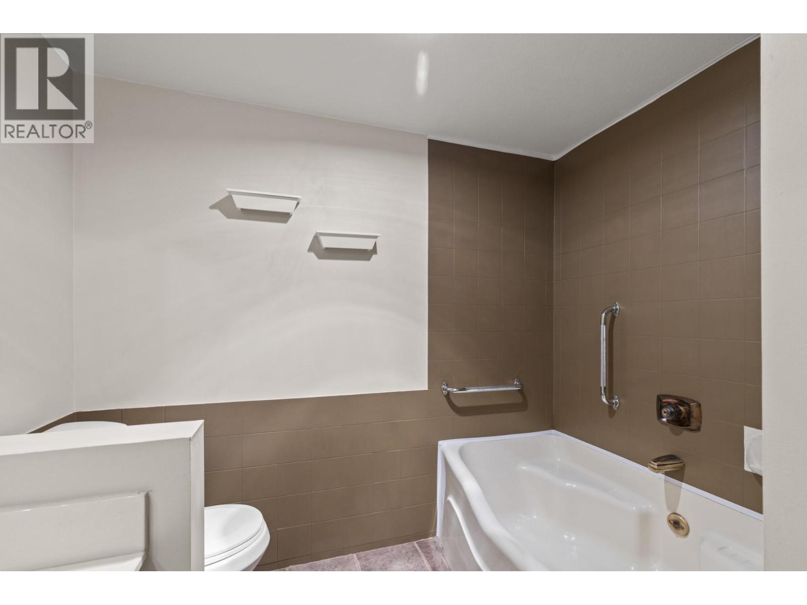 1035 Bernard Avenue Unit# 108, Kelowna, British Columbia  V1Y 6P7 - Photo 22 - 10390952