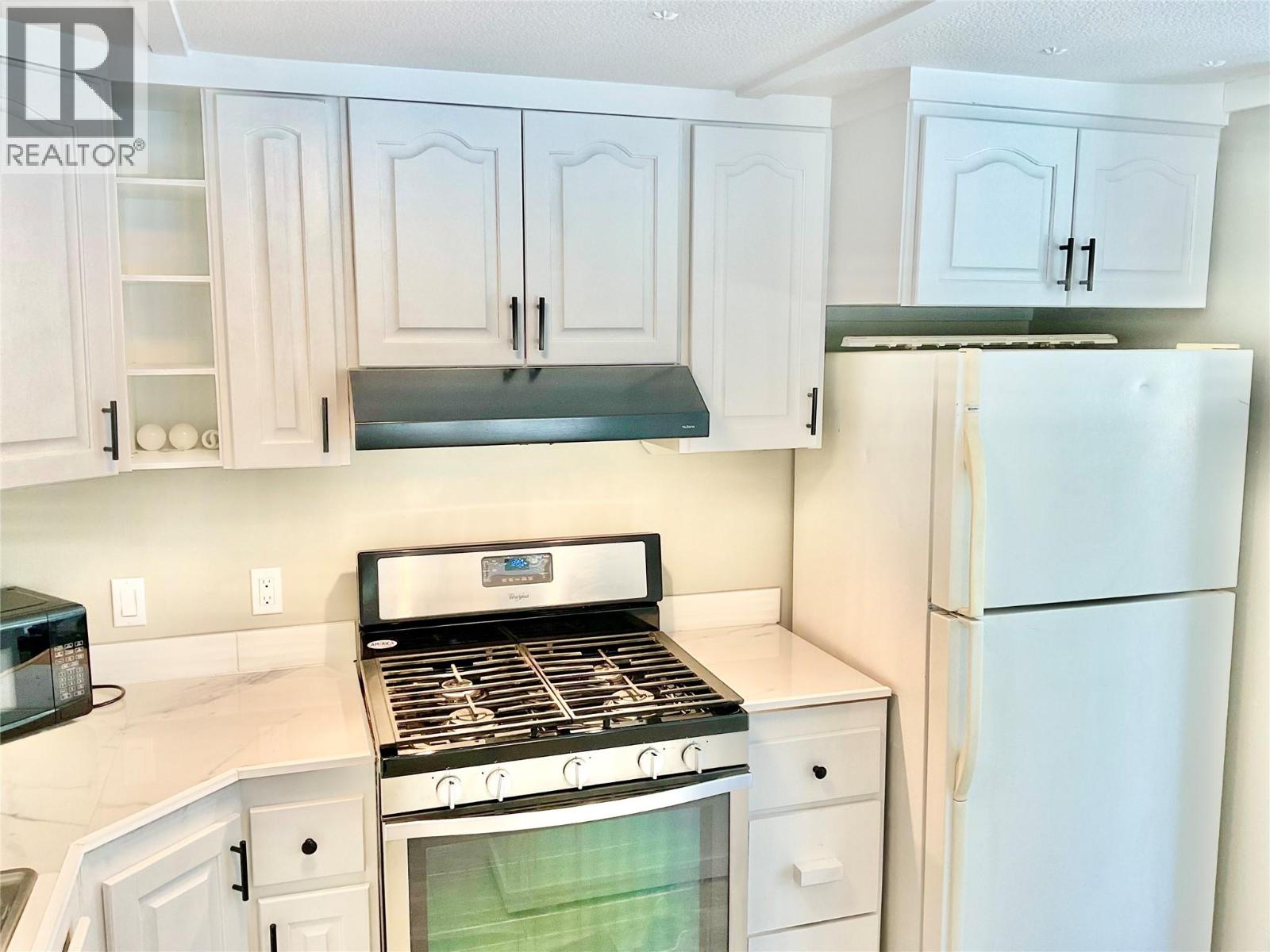 1675 33 Highway Unit# 11, Rock Creek, British Columbia  V0H 1Y0 - Photo 14 - 10390960