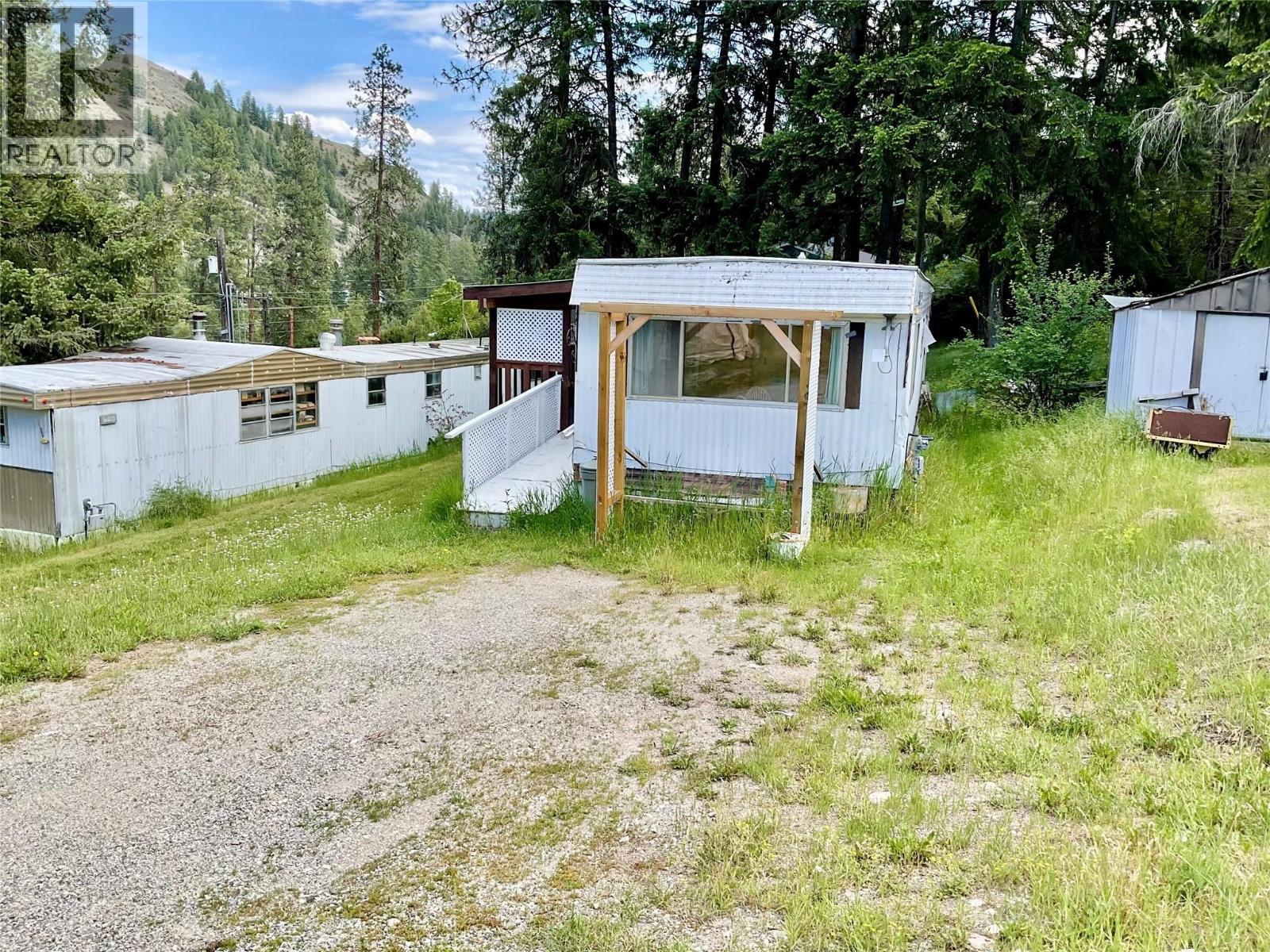 1675 33 Highway Unit# 11, Rock Creek, British Columbia  V0H 1Y0 - Photo 2 - 10390960