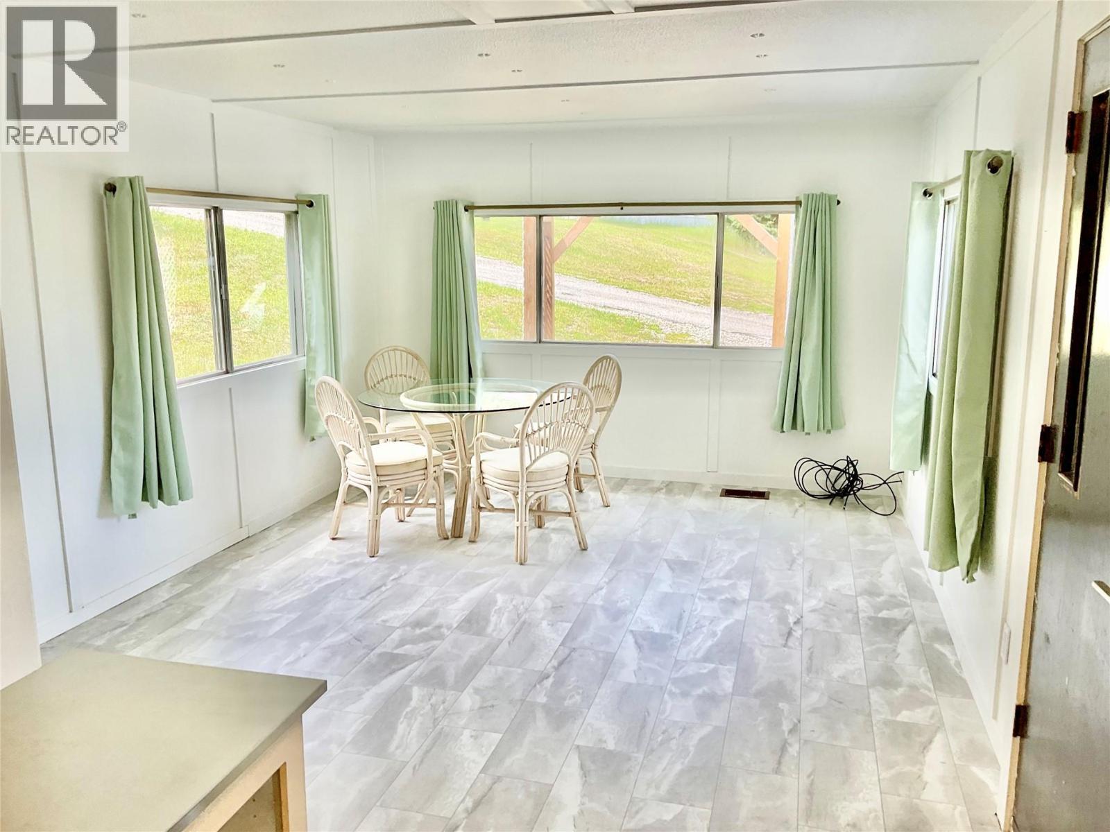 1675 33 Highway Unit# 11, Rock Creek, British Columbia  V0H 1Y0 - Photo 8 - 10390960