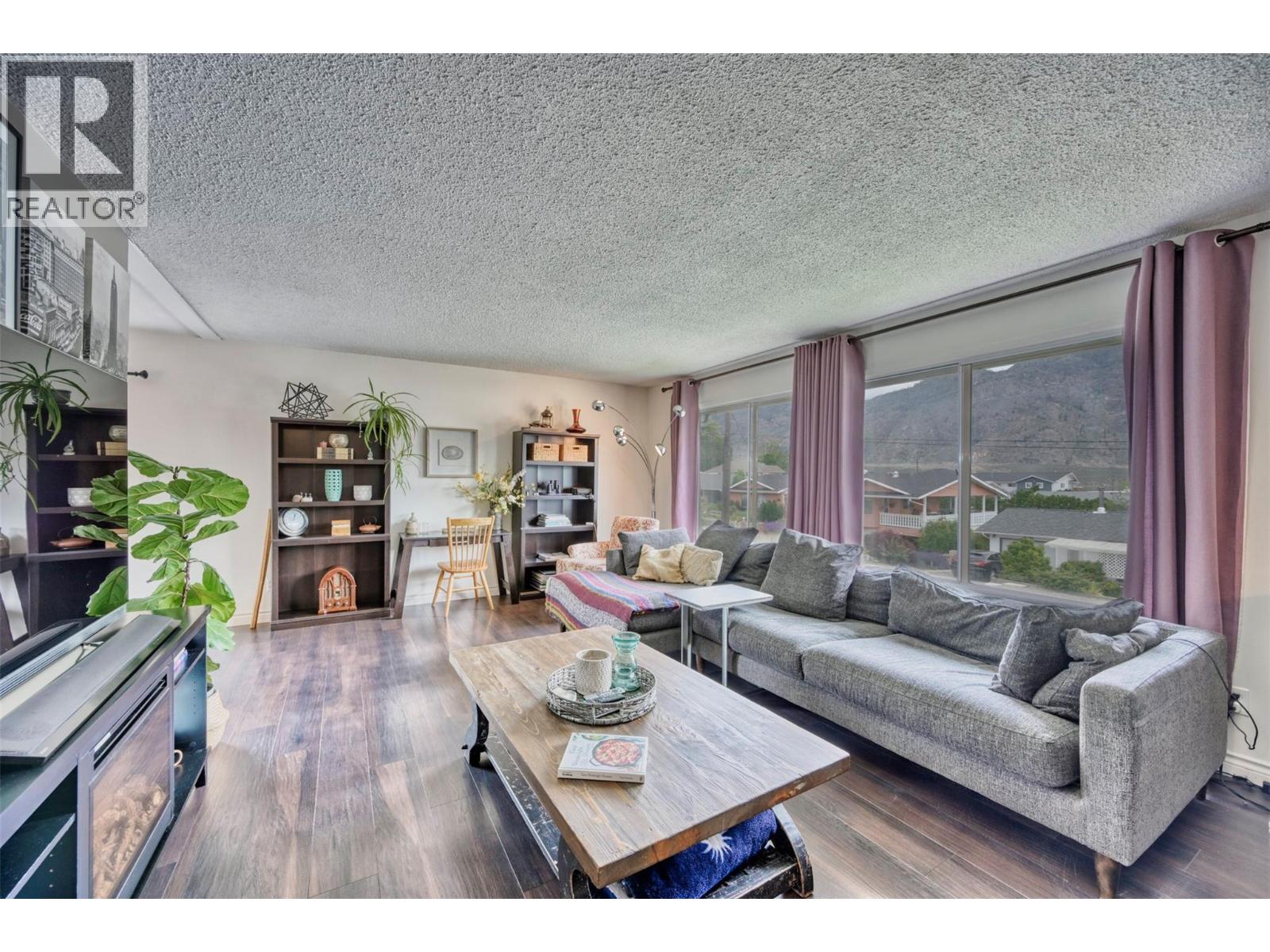 8206 Gravenstein Drive, Osoyoos, British Columbia  V0H 1V0 - Photo 9 - 10389568