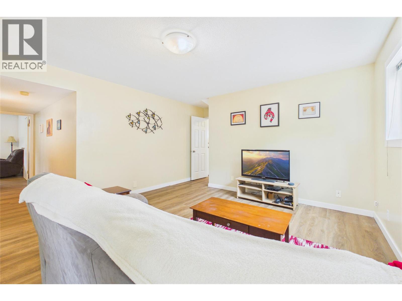 148 Troy Place, Penticton, British Columbia  V2A 7L5 - Photo 3 - 10390979