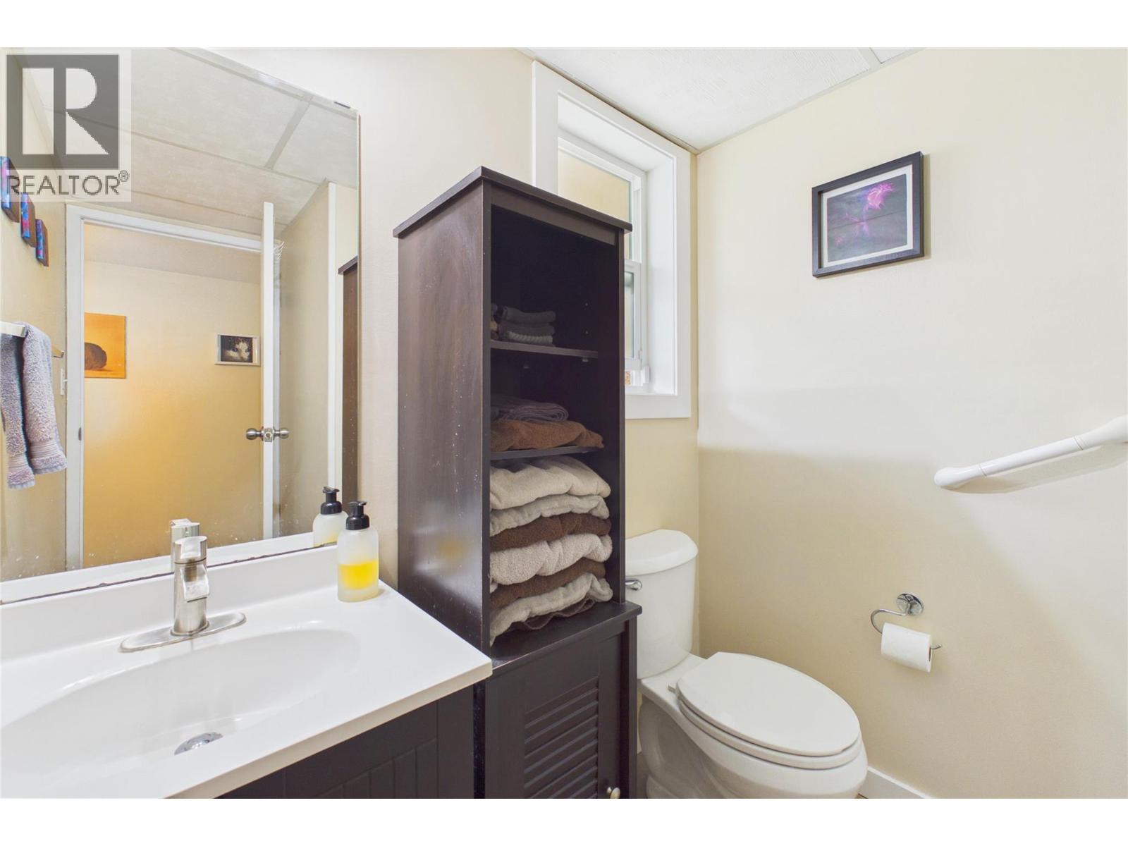 148 Troy Place, Penticton, British Columbia  V2A 7L5 - Photo 4 - 10390979
