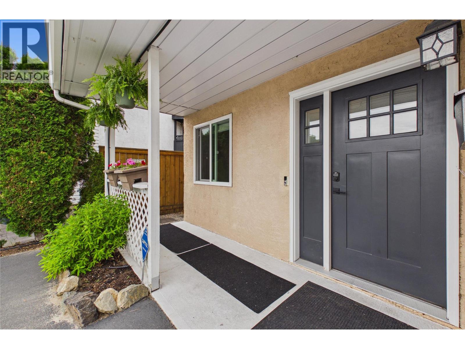 148 Troy Place, Penticton, British Columbia  V2A 7L5 - Photo 8 - 10390979
