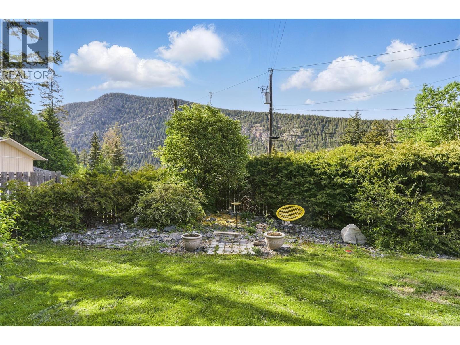 2250 Paul Lake Road, Kamloops, British Columbia  V2H 1N9 - Photo 12 - 10389197