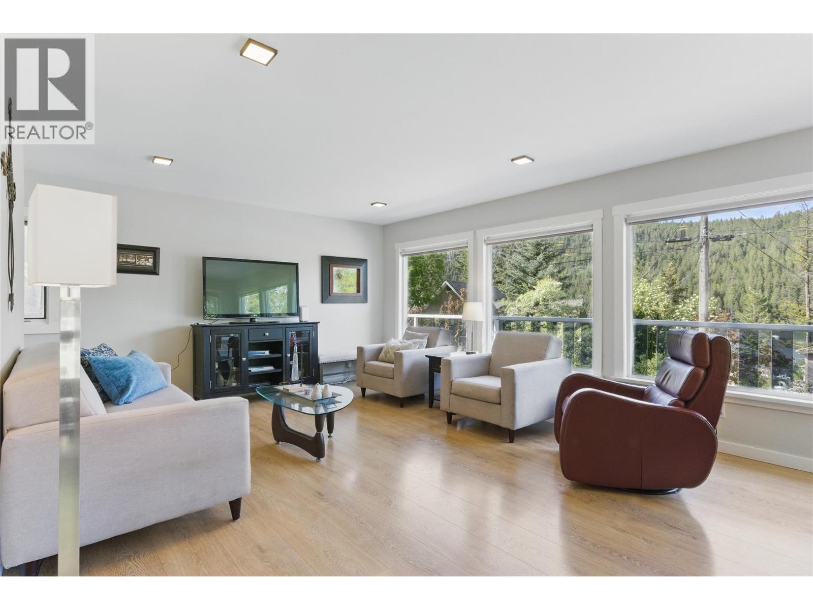 2250 Paul Lake Road, Kamloops, British Columbia  V2H 1N9 - Photo 14 - 10389197