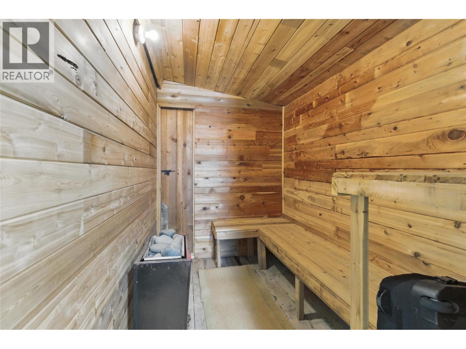 2250 Paul Lake Road, Kamloops, British Columbia  V2H 1N9 - Photo 28 - 10389197