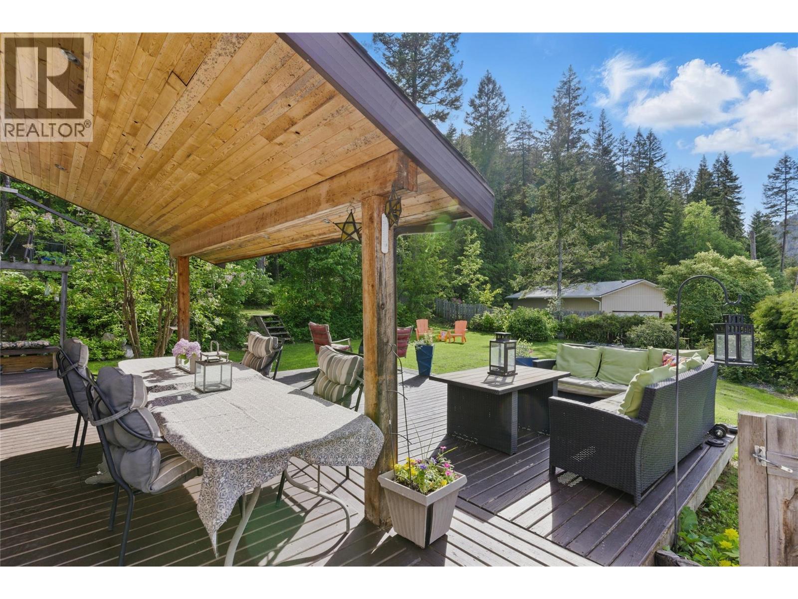 2250 Paul Lake Road, Kamloops, British Columbia  V2H 1N9 - Photo 3 - 10389197