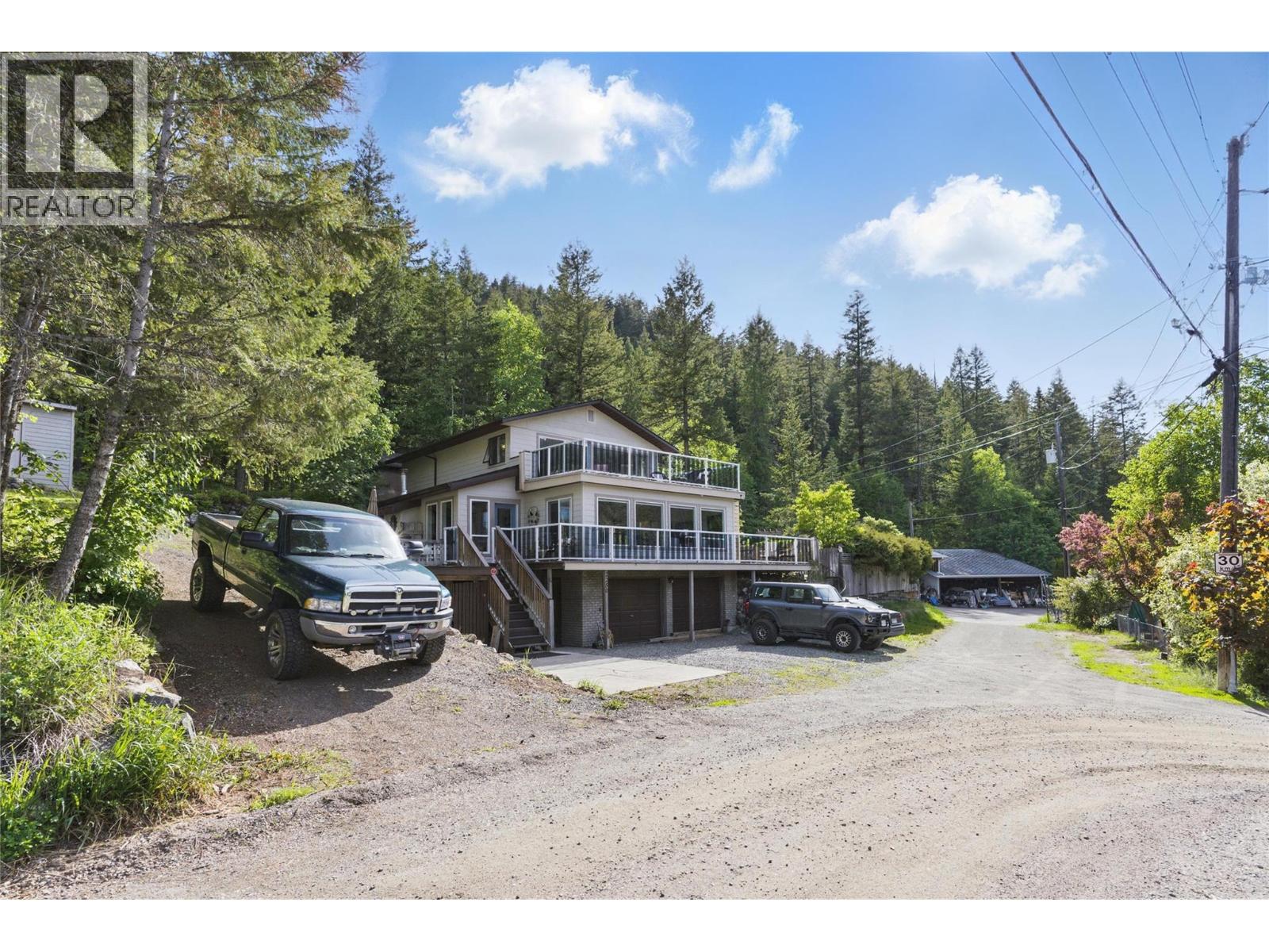 2250 Paul Lake Road, Kamloops, British Columbia  V2H 1N9 - Photo 37 - 10389197