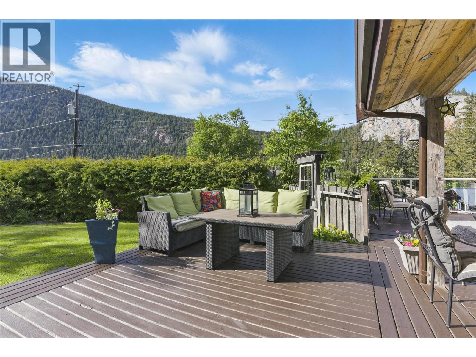 2250 Paul Lake Road, Kamloops, British Columbia  V2H 1N9 - Photo 4 - 10389197
