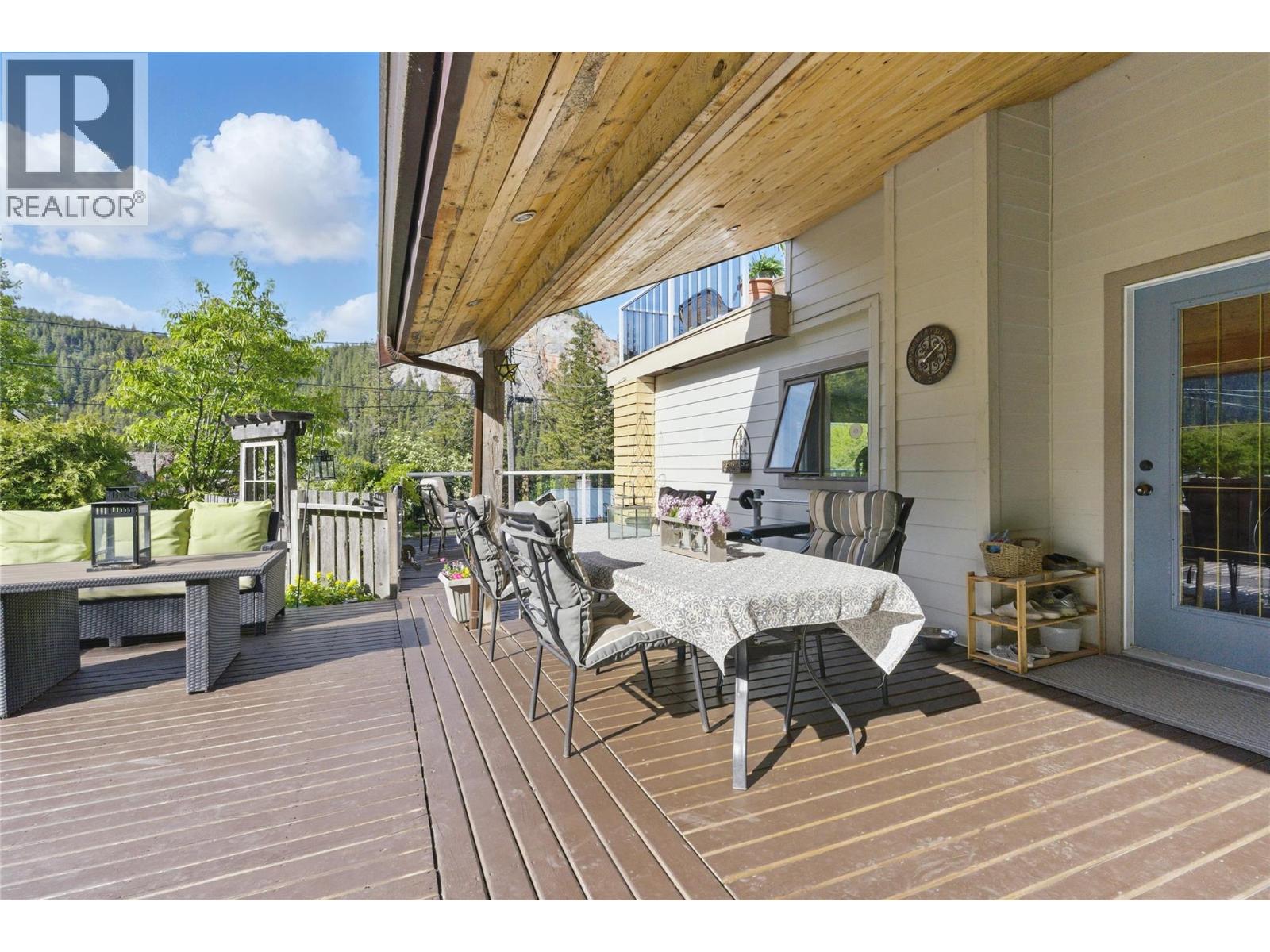 2250 Paul Lake Road, Kamloops, British Columbia  V2H 1N9 - Photo 5 - 10389197