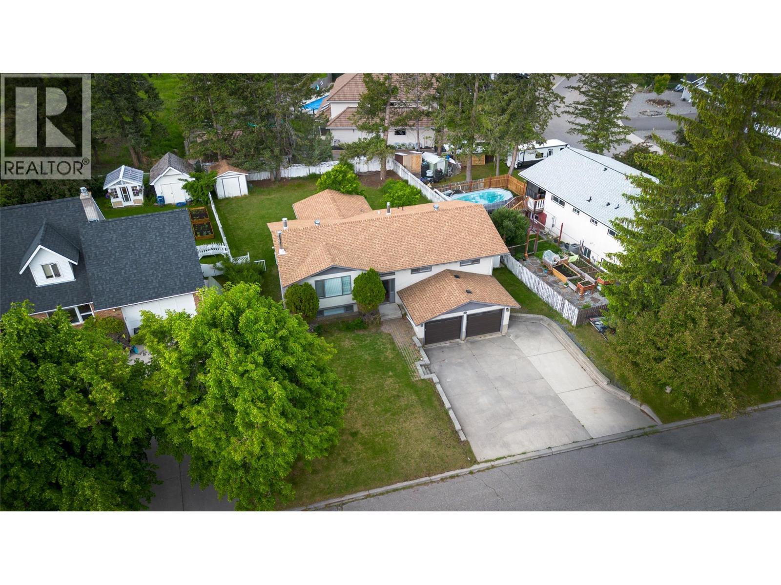1505 13th Avenue S, Cranbrook, British Columbia  V1C 5K1 - Photo 2 - 10390905