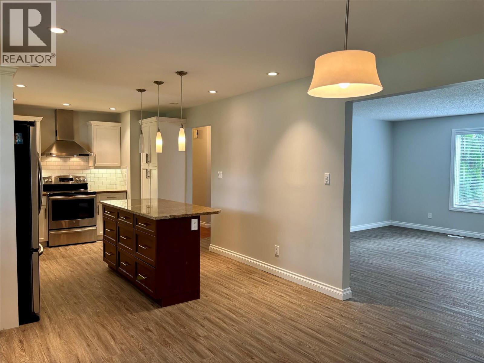 1505 13th Avenue S, Cranbrook, British Columbia  V1C 5K1 - Photo 6 - 10390905
