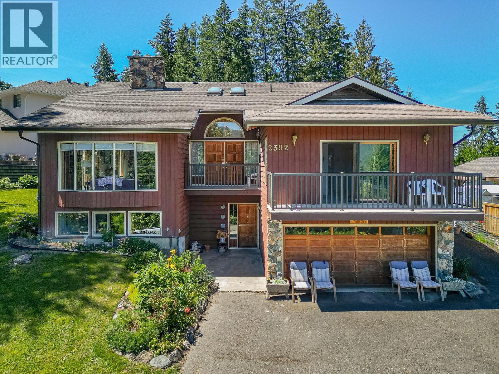 2392 Mt Tuam Crescent, Blind Bay, British Columbia  V0E 2W2 - Photo 2 - 10388415