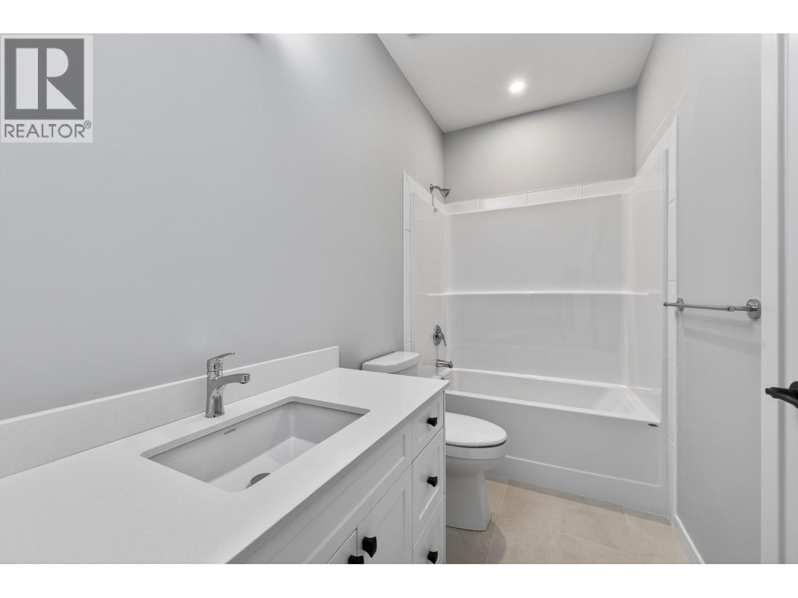 3279 A Schubert Road, Kamloops, British Columbia  V2B 6Y4 - Photo 20 - 10390983