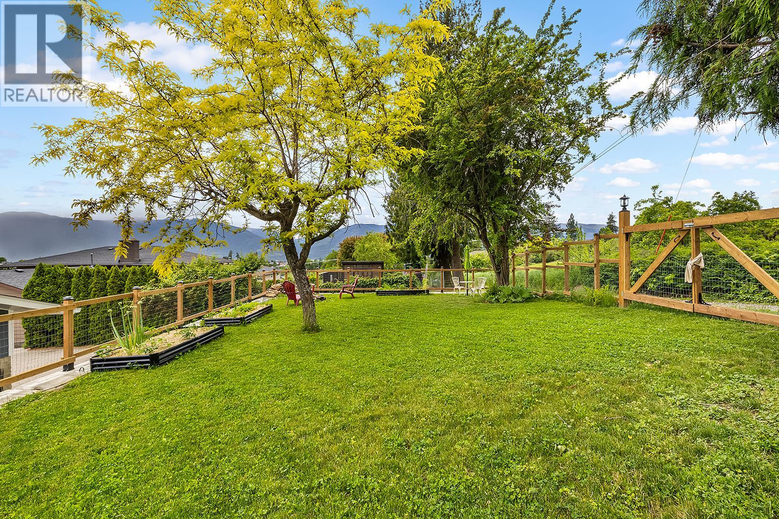 1614 SCOTT Street, creston, British Columbia