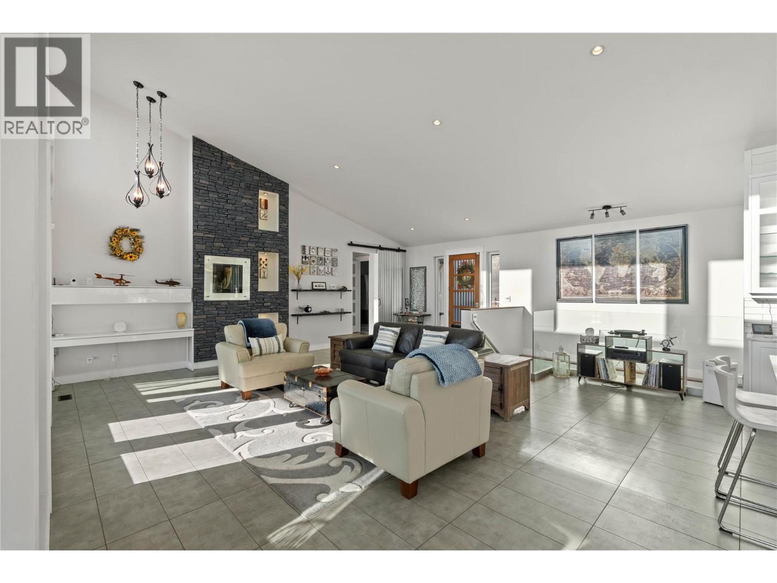 3093 Shuswap  E Road, Kamloops, British Columbia  V2H 1T1 - Photo 13 - 10390948