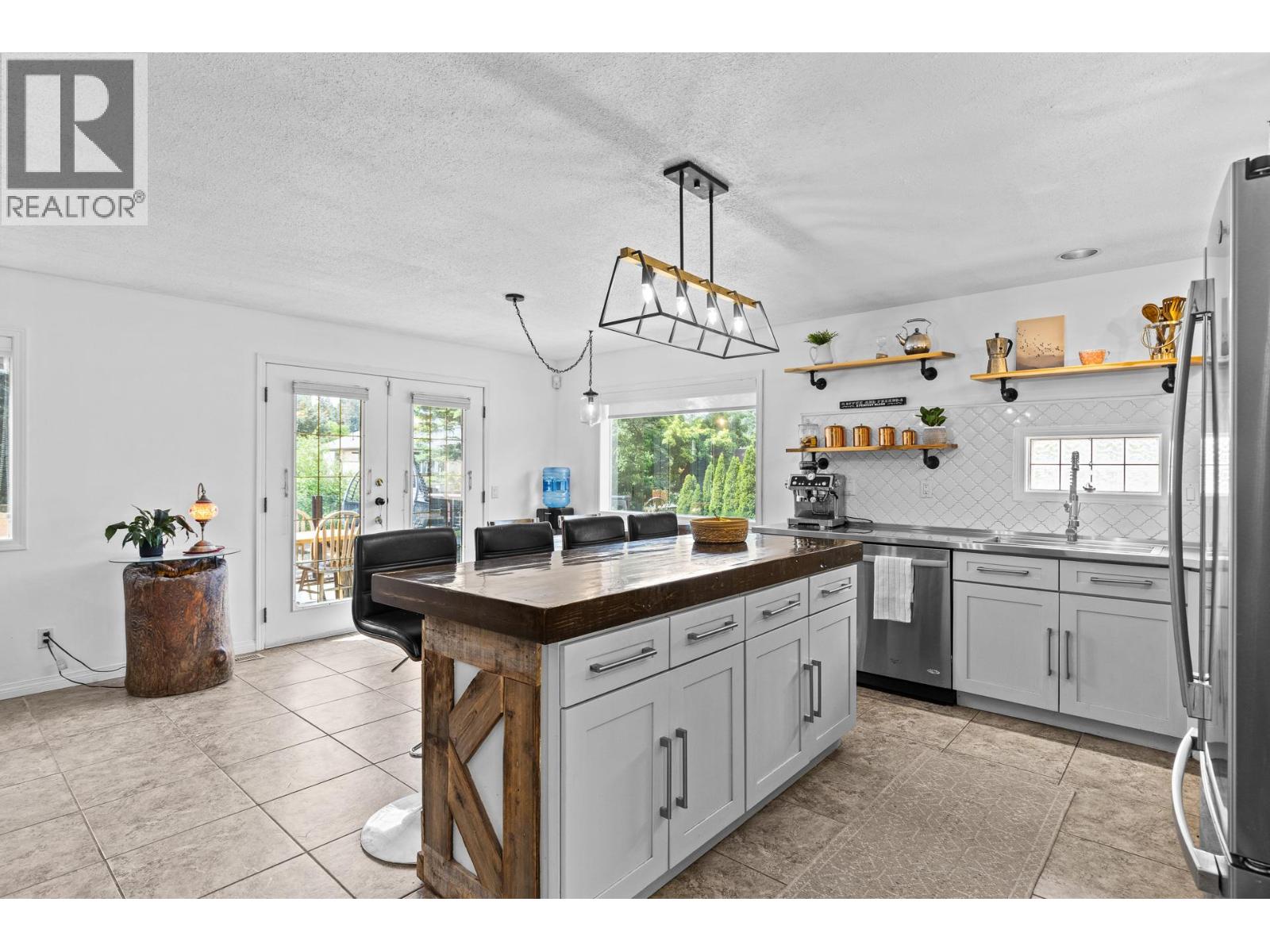 145 Magic Drive, Kelowna, British Columbia  V1V 1N2 - Photo 12 - 10390932