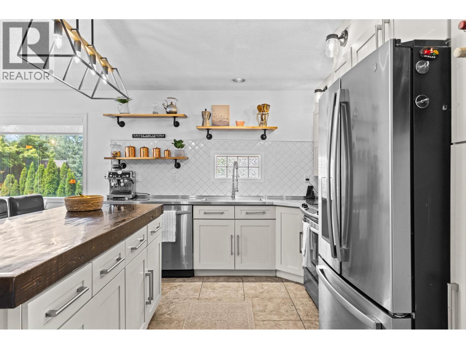 145 Magic Drive, Kelowna, British Columbia  V1V 1N2 - Photo 14 - 10390932