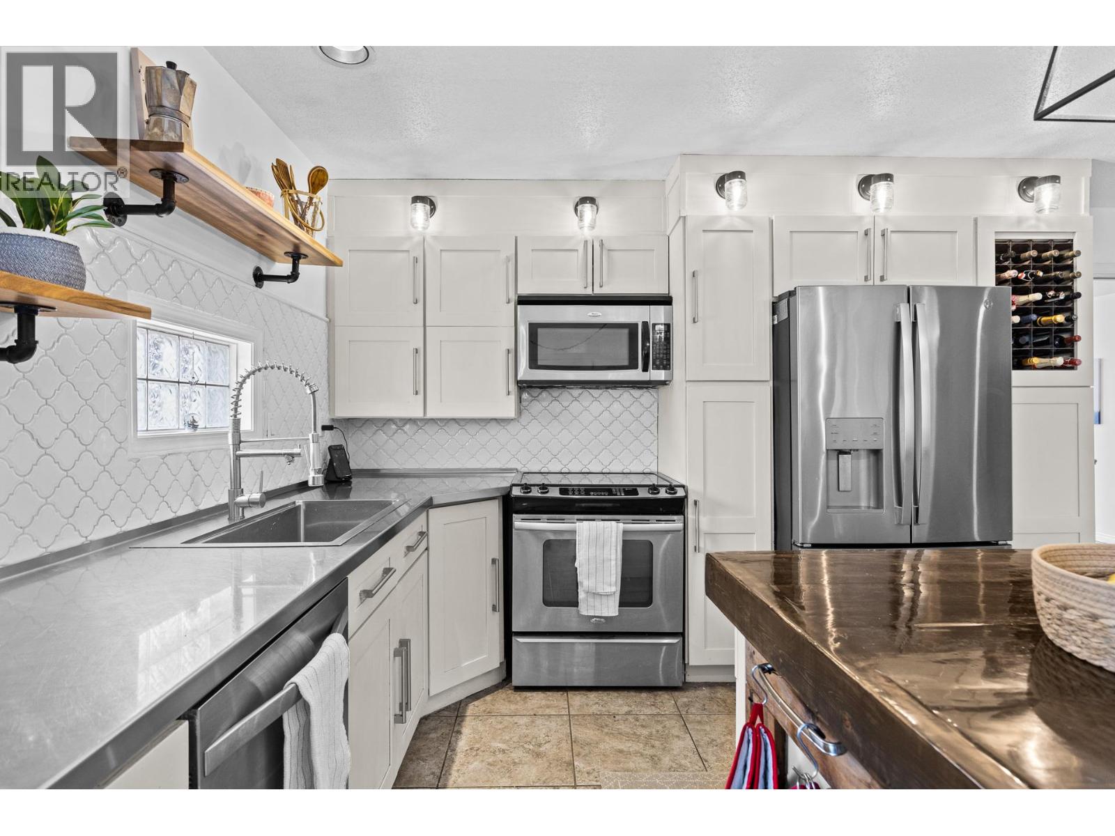 145 Magic Drive, Kelowna, British Columbia  V1V 1N2 - Photo 15 - 10390932