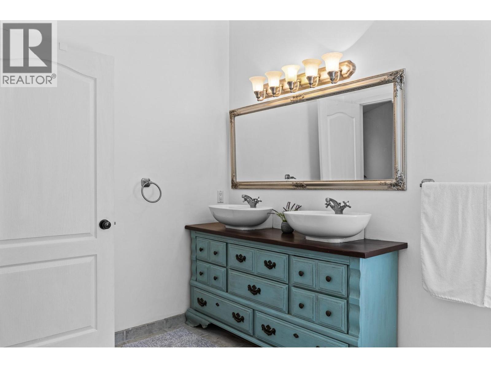 145 Magic Drive, Kelowna, British Columbia  V1V 1N2 - Photo 34 - 10390932