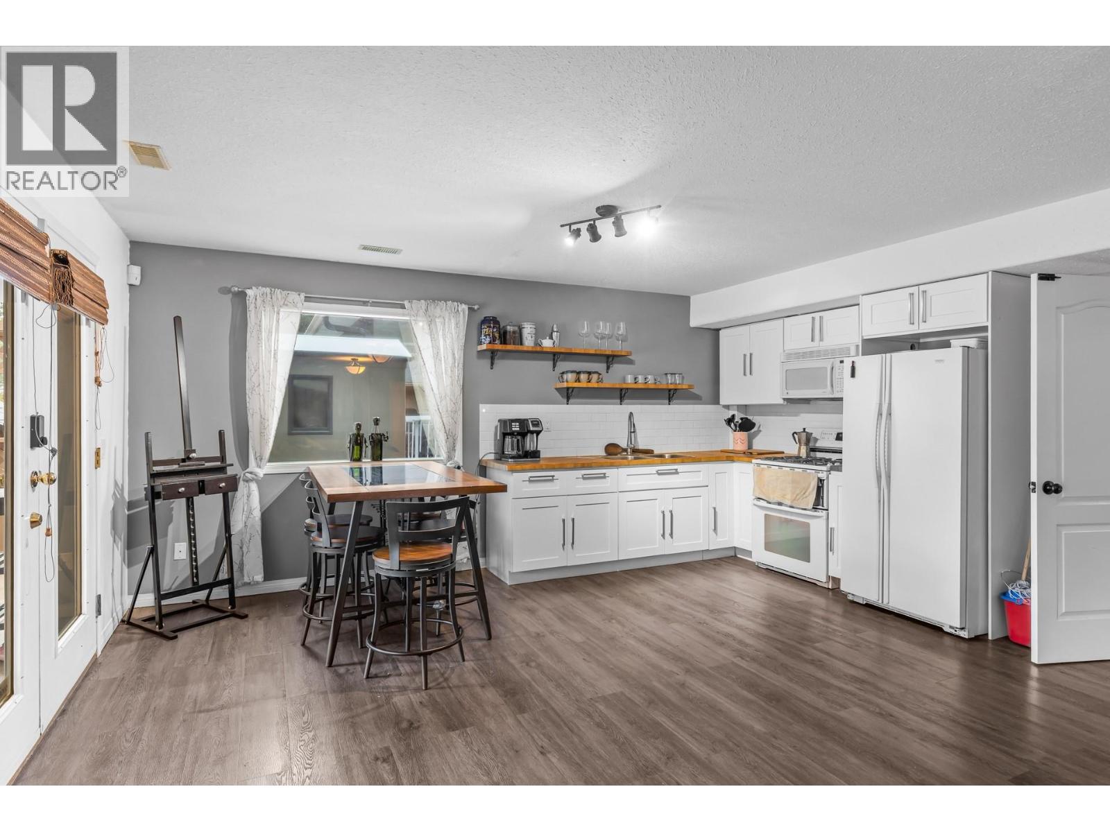 145 Magic Drive, Kelowna, British Columbia  V1V 1N2 - Photo 39 - 10390932