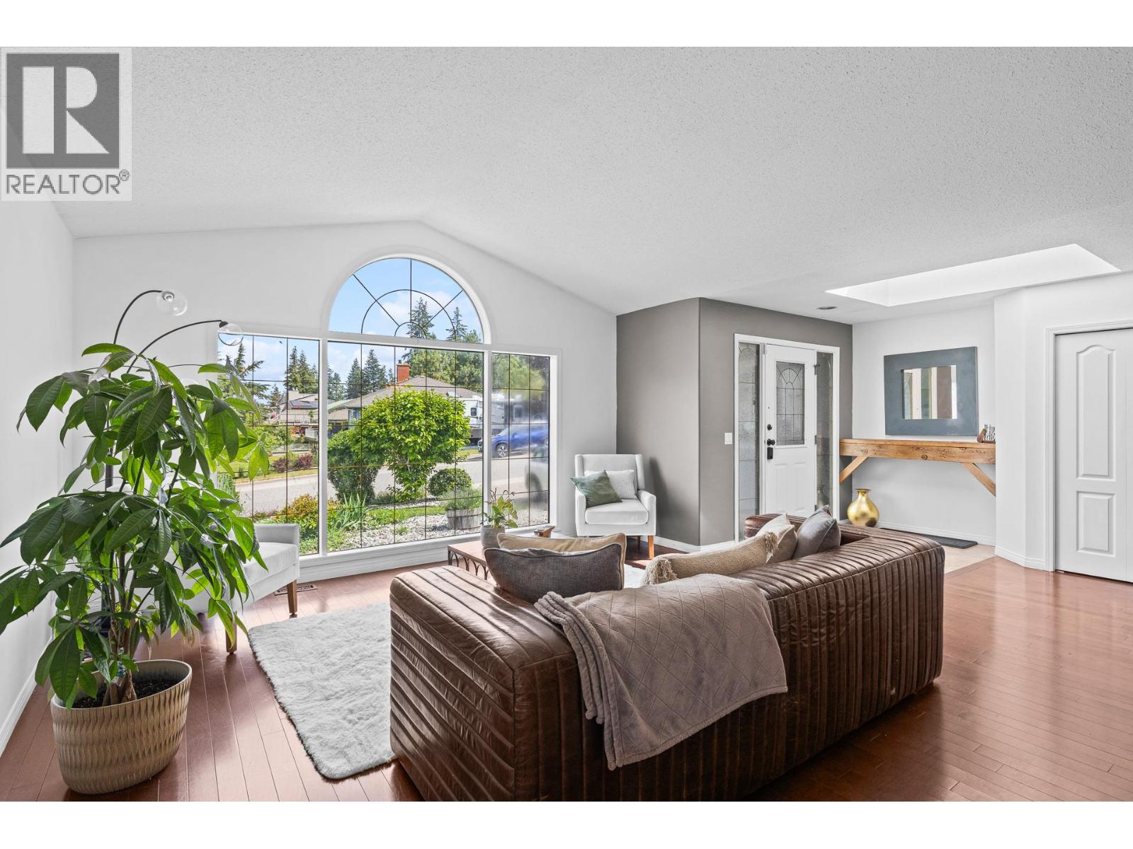 145 Magic Drive, Kelowna, British Columbia  V1V 1N2 - Photo 4 - 10390932