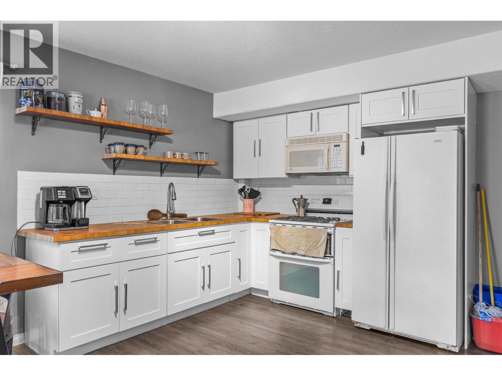 145 Magic Drive, Kelowna, British Columbia  V1V 1N2 - Photo 45 - 10390932