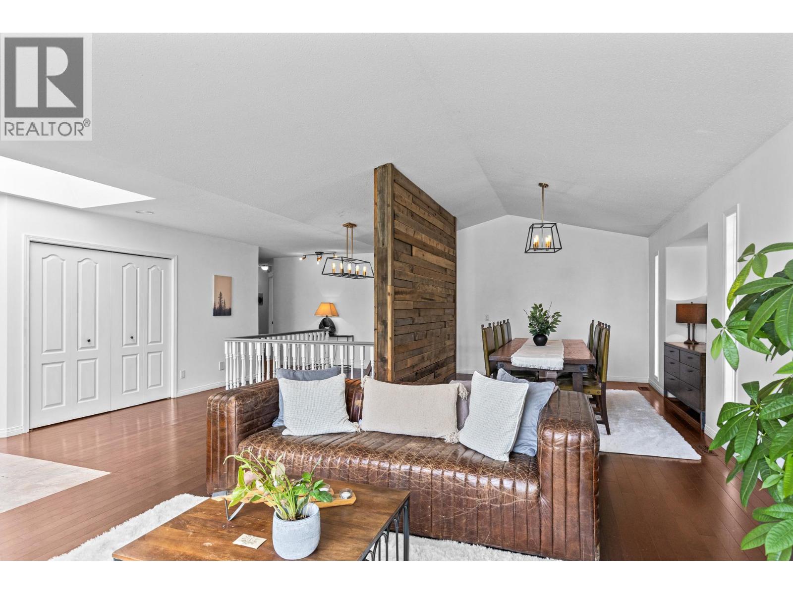 145 Magic Drive, Kelowna, British Columbia  V1V 1N2 - Photo 5 - 10390932