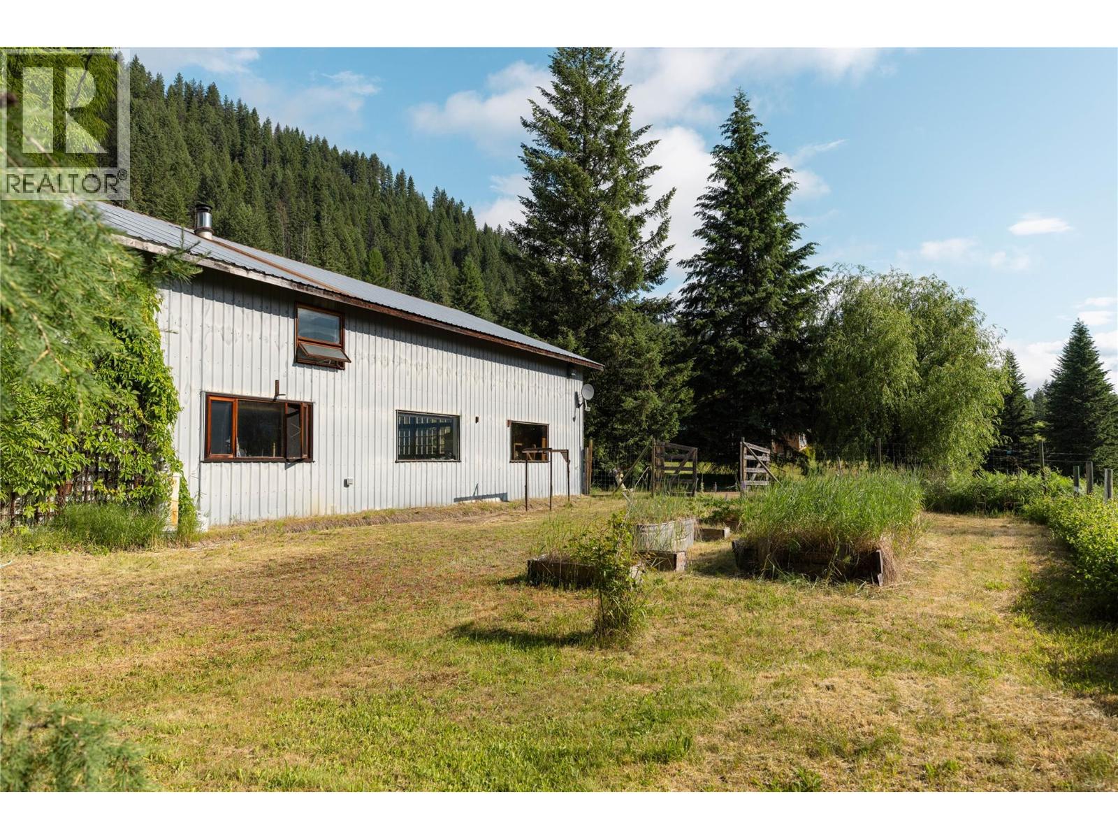 6777 Perry's Back Road, Winlaw, British Columbia  V0G 2J0 - Photo 33 - 10390823