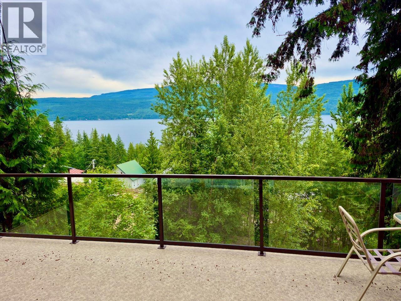 7547 Golden Spur Trail, Anglemont, British Columbia  V0E 1M8 - Photo 3 - 10390702