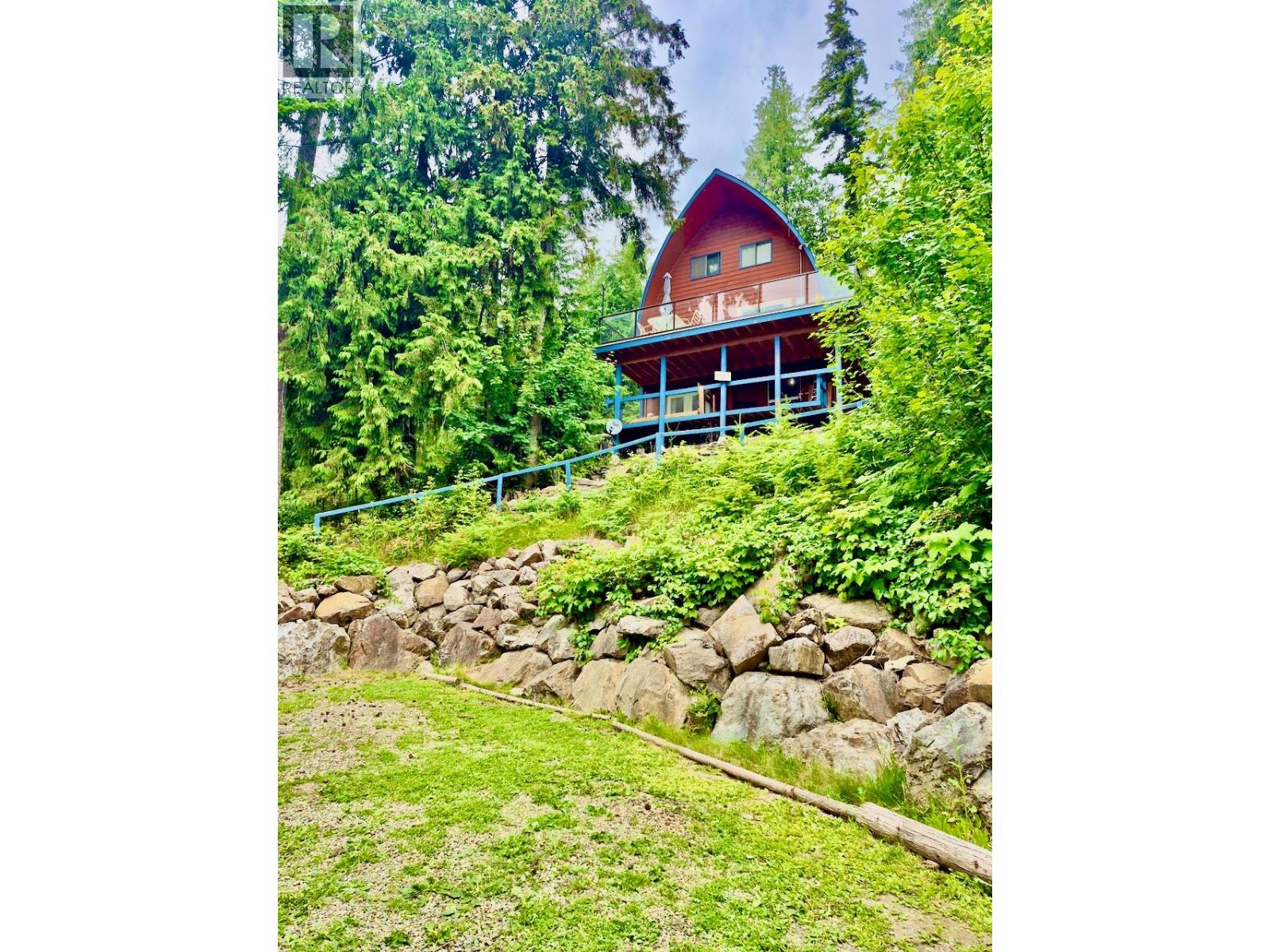 7547 Golden Spur Trail, Anglemont, British Columbia  V0E 1M8 - Photo 45 - 10390702