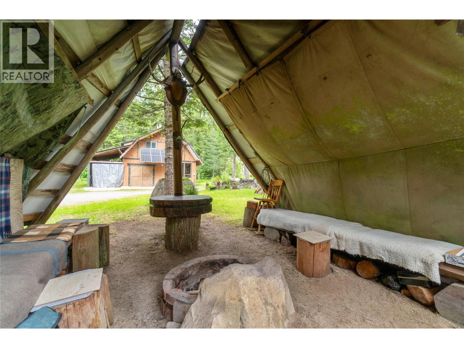 1598 Quast Road, Seymour Arm, British Columbia  V0E 2V2 - Photo 47 - 10390994