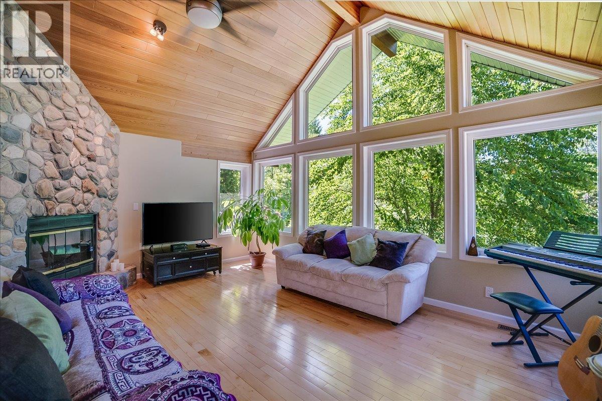 4399 Bird Creek Road, Nelson, British Columbia  V1L 6X2 - Photo 8 - 10390895